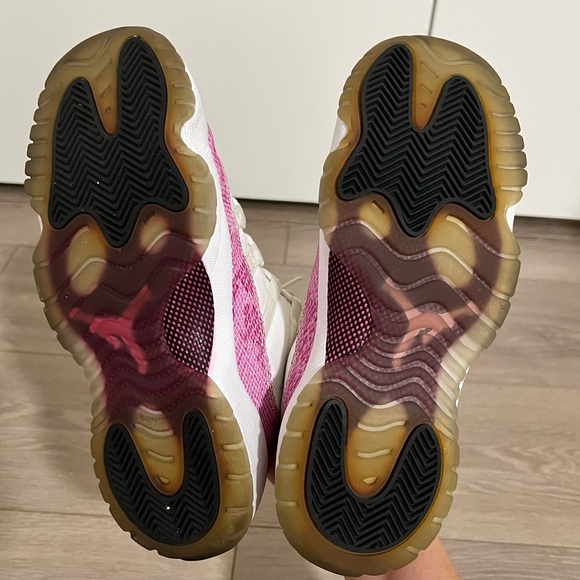 Jordan 11 Low Retro Pink Snakeskin 7y - Picture 9 of 11